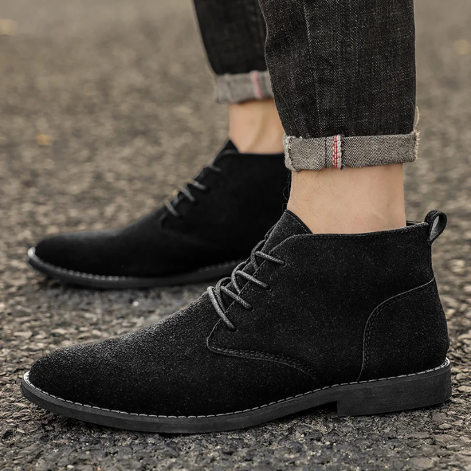 Men's Soft Leather Chukka Boots with Supportive Ankle Design