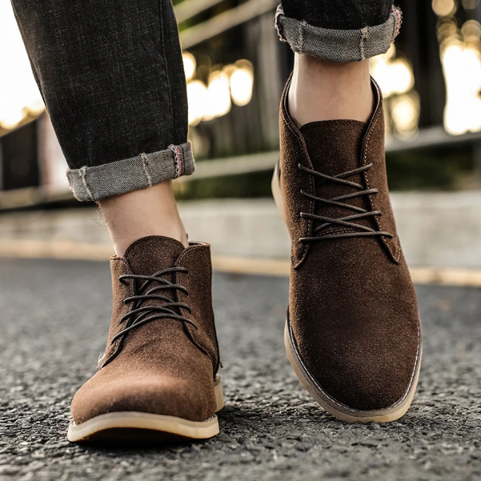Men's Soft Leather Chukka Boots with Supportive Ankle Design