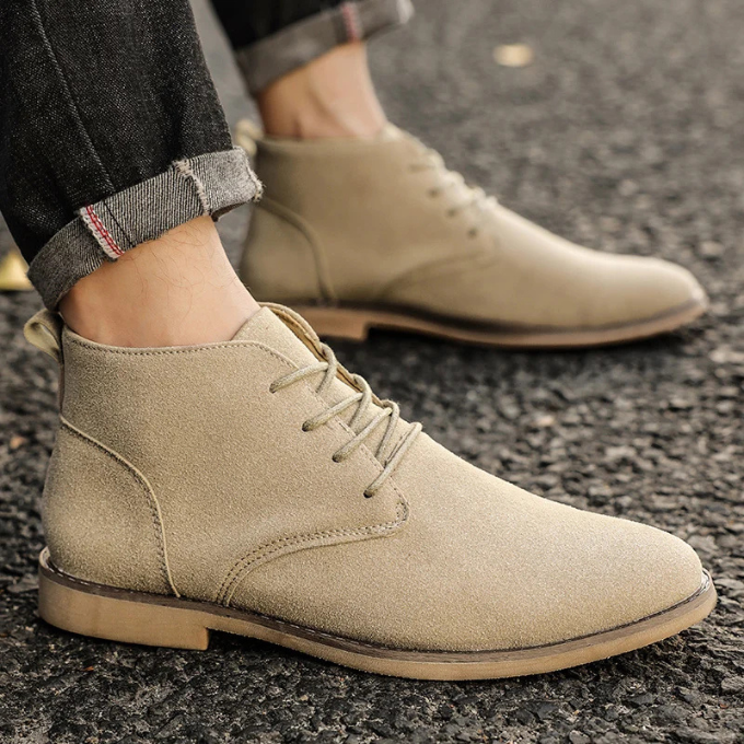 Men's Soft Leather Chukka Boots with Supportive Ankle Design