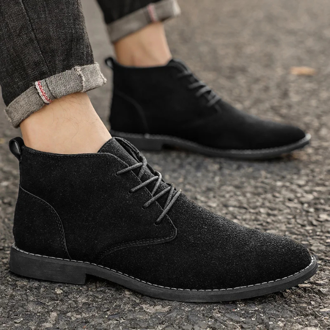 Men's Soft Leather Chukka Boots with Supportive Ankle Design