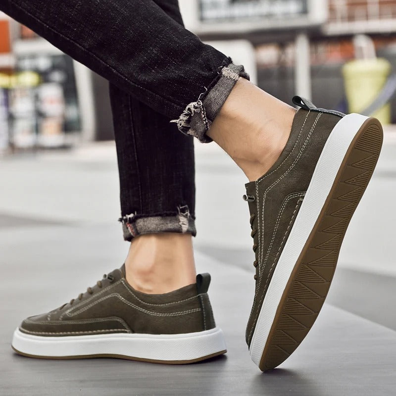 Men's Premium Urban Classic Sneakers - Comfortable Casual Footwear in Black and Dark Brown