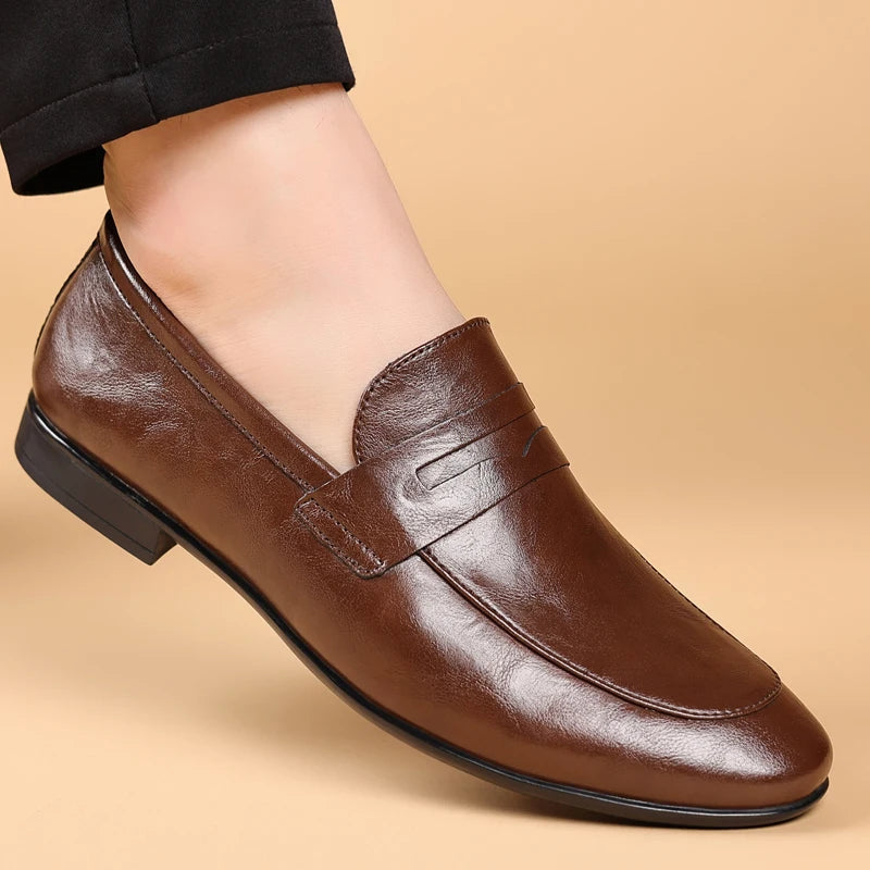 Men's Full-Grain Slip-On Verona Loafers with Pointed Toe