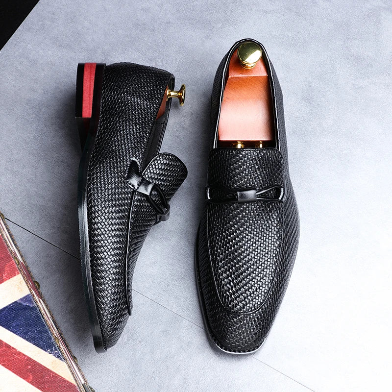 Elegant Woven Oxford Loafers with Bow Detail and Dual-Tone Heel