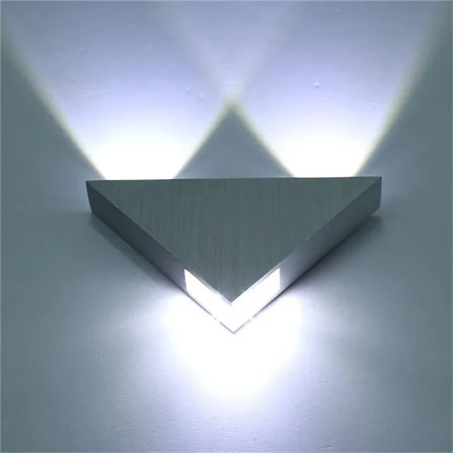 Modern Triangular LED Wall Lamp in Aluminum