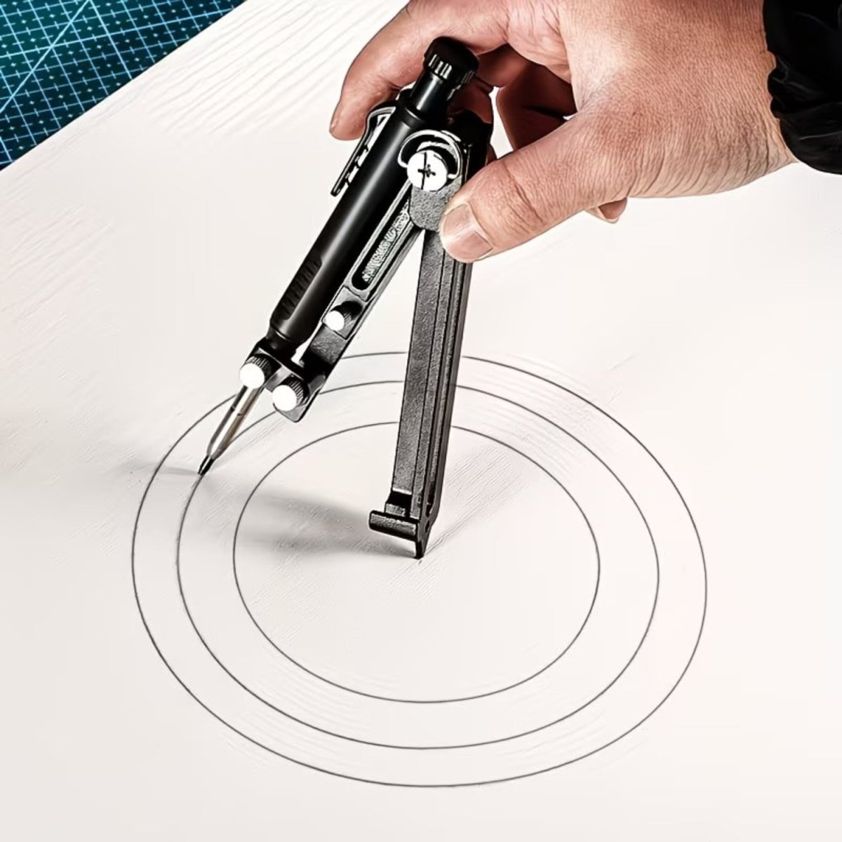Adjustable Precision Marking Tool for Accurate Measurements and Outlines