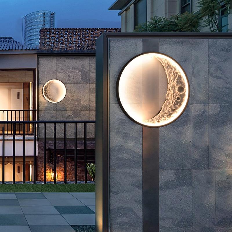 Half-Moon LED Wall Lamp with Enchanting Glow