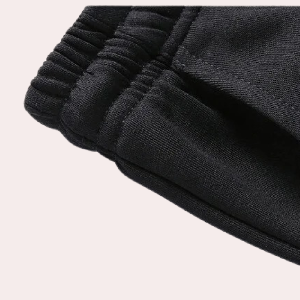 Comfortable Men's Training Set with Modern Cut