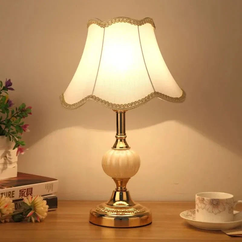 Scandinavian Vintage Table Lamp with LED Light