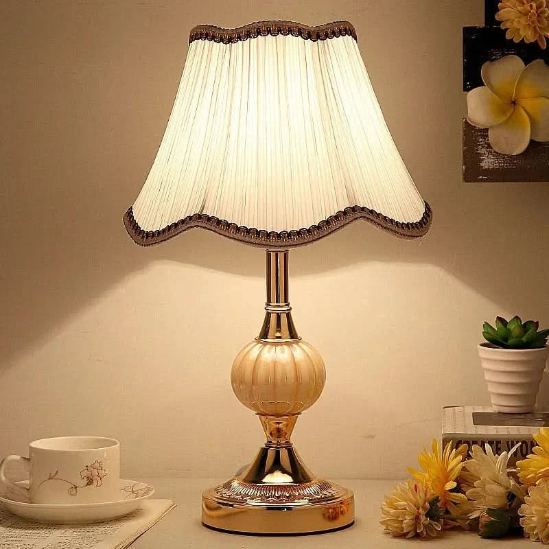 Scandinavian Vintage Table Lamp with LED Light