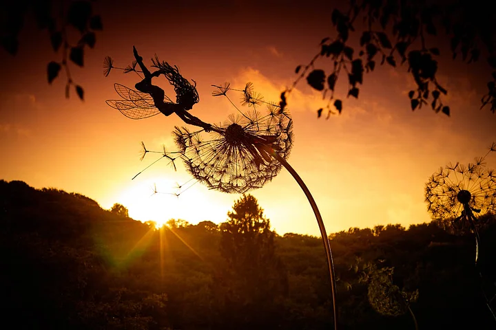 Metal Fairy Garden Stake Decoration with Dandelion Design