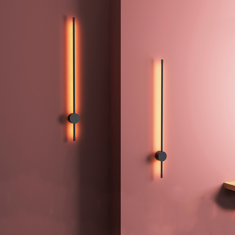 Modern Minimalist Wall Sconce Lamp in Aluminum with Integrated LED