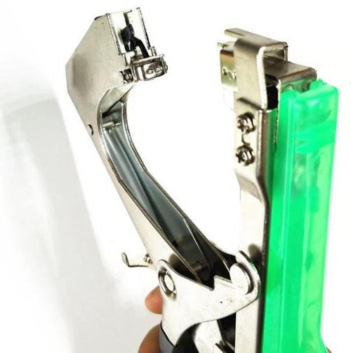 Quick Trellising Tool for Climbing Plants with Gentle Support