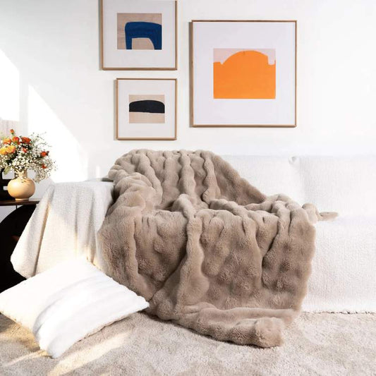 Faux Fur Weighted Throw Blanket for Cozy Comfort
