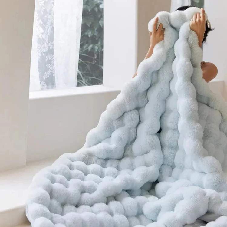 Faux Fur Weighted Throw Blanket for Cozy Comfort