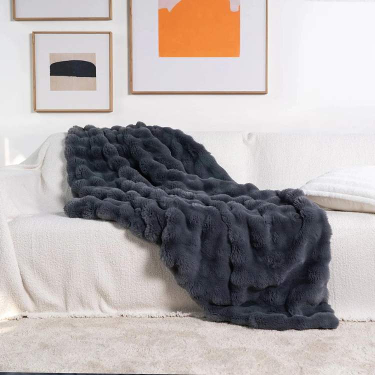 Faux Fur Weighted Throw Blanket for Cozy Comfort