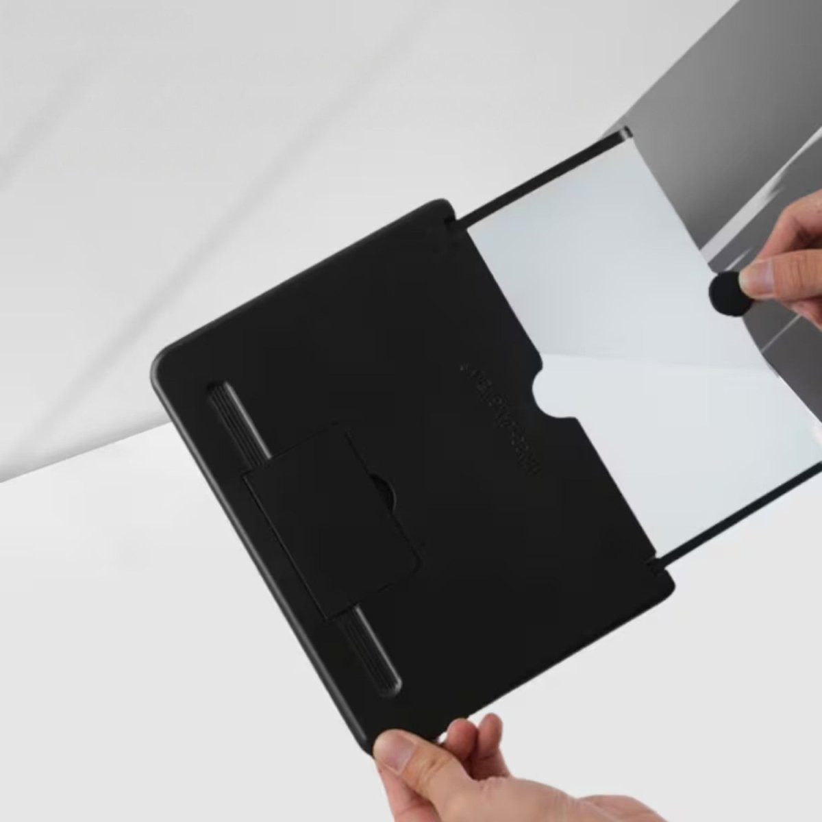 12-Inch Portable Smartphone Screen Magnifier with Eye Protection