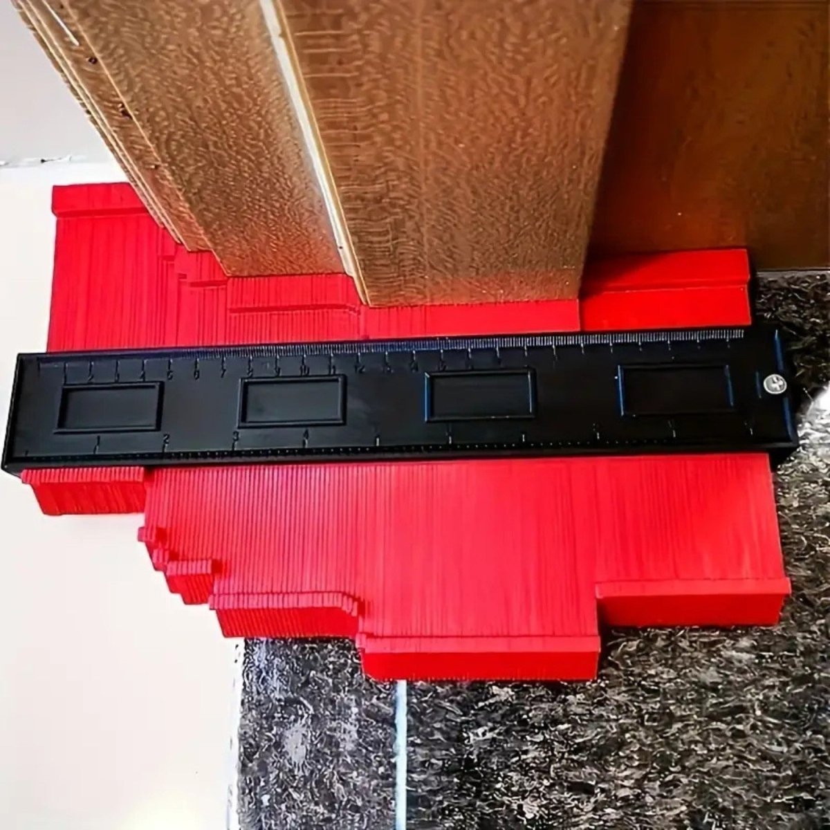 Precision Shape Tracing Tool for Accurate Cuts