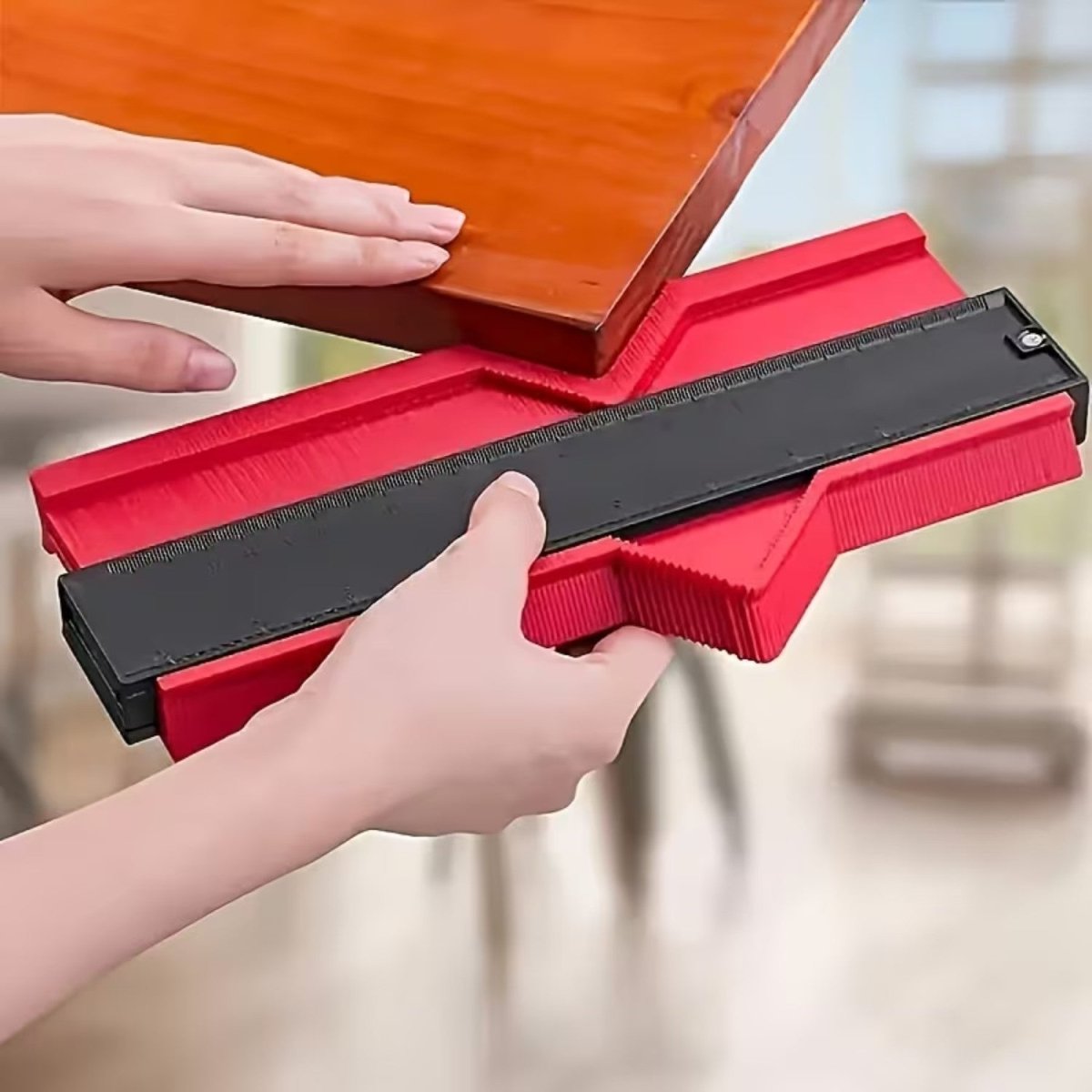 Precision Shape Tracing Tool for Accurate Cuts
