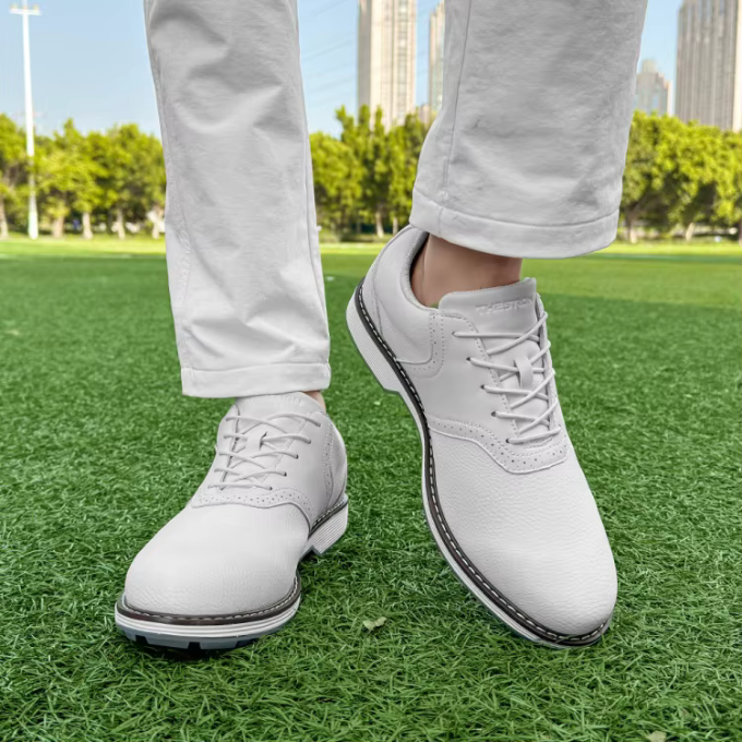 Men's Classic Waterproof Golf Shoes with Brogue Stitching