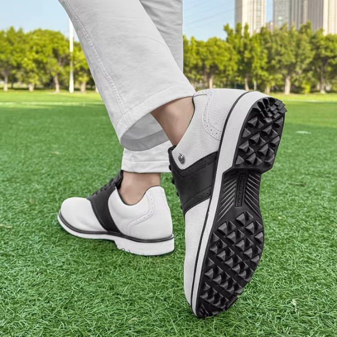 Men's Classic Waterproof Golf Shoes with Brogue Stitching
