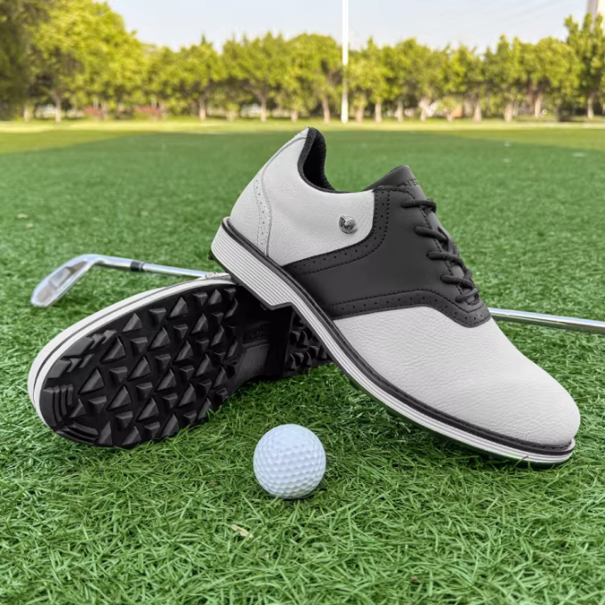 Men's Classic Waterproof Golf Shoes with Brogue Stitching