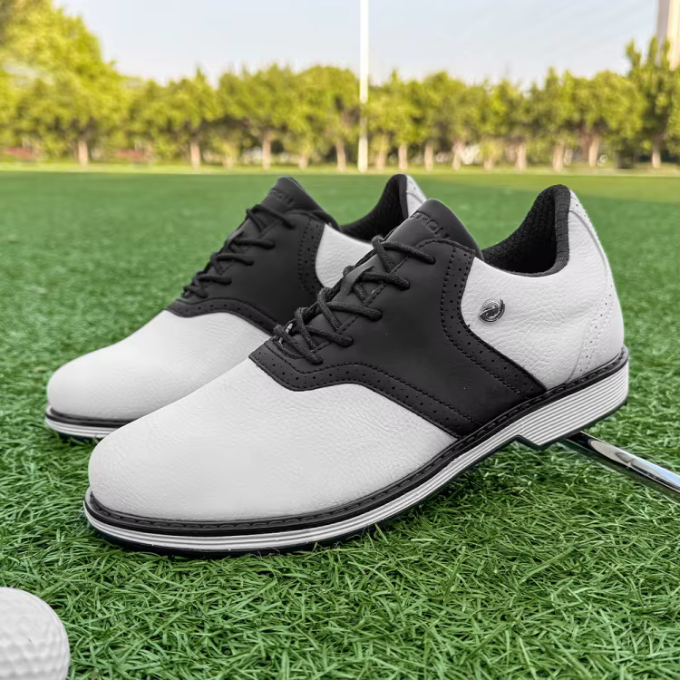 Men's Classic Waterproof Golf Shoes with Brogue Stitching