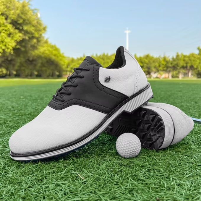 Men's Classic Waterproof Golf Shoes with Brogue Stitching
