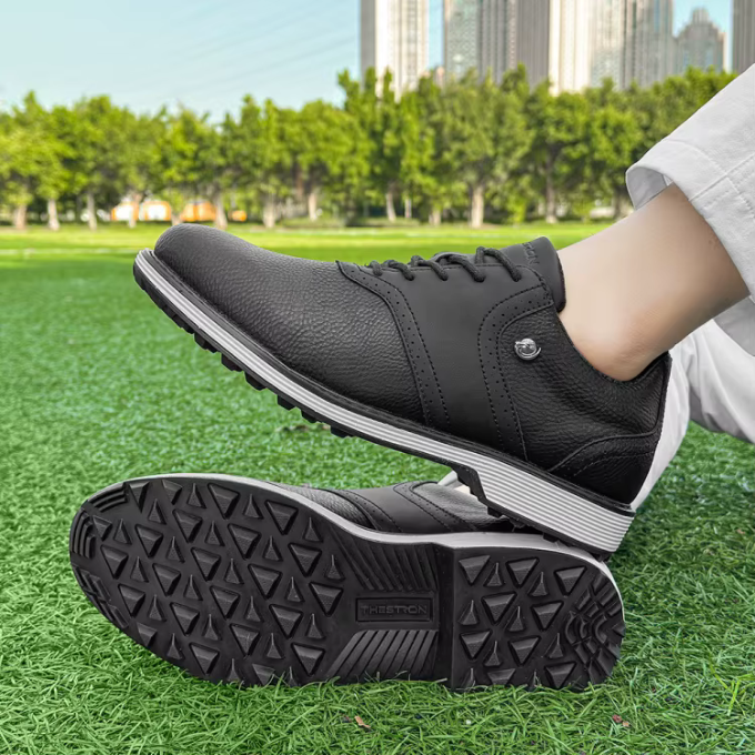 Men's Classic Waterproof Golf Shoes with Brogue Stitching