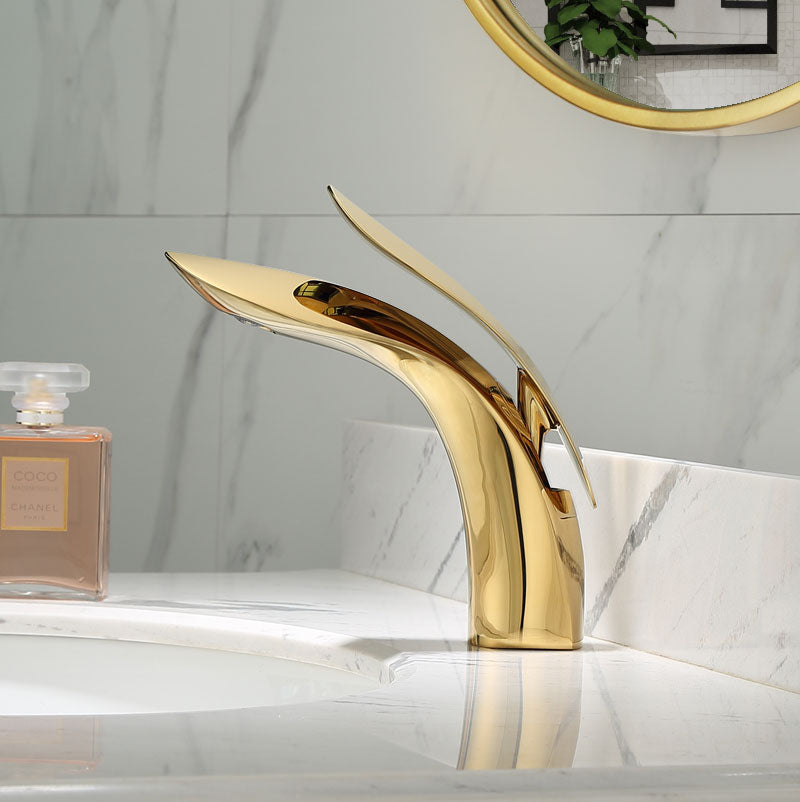 Contemporary Brass Bathroom Faucet with Elegant Handle
