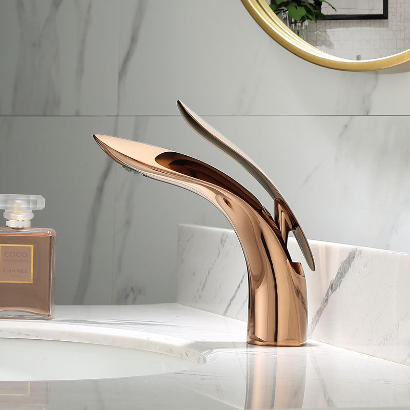 Contemporary Brass Bathroom Faucet with Elegant Handle