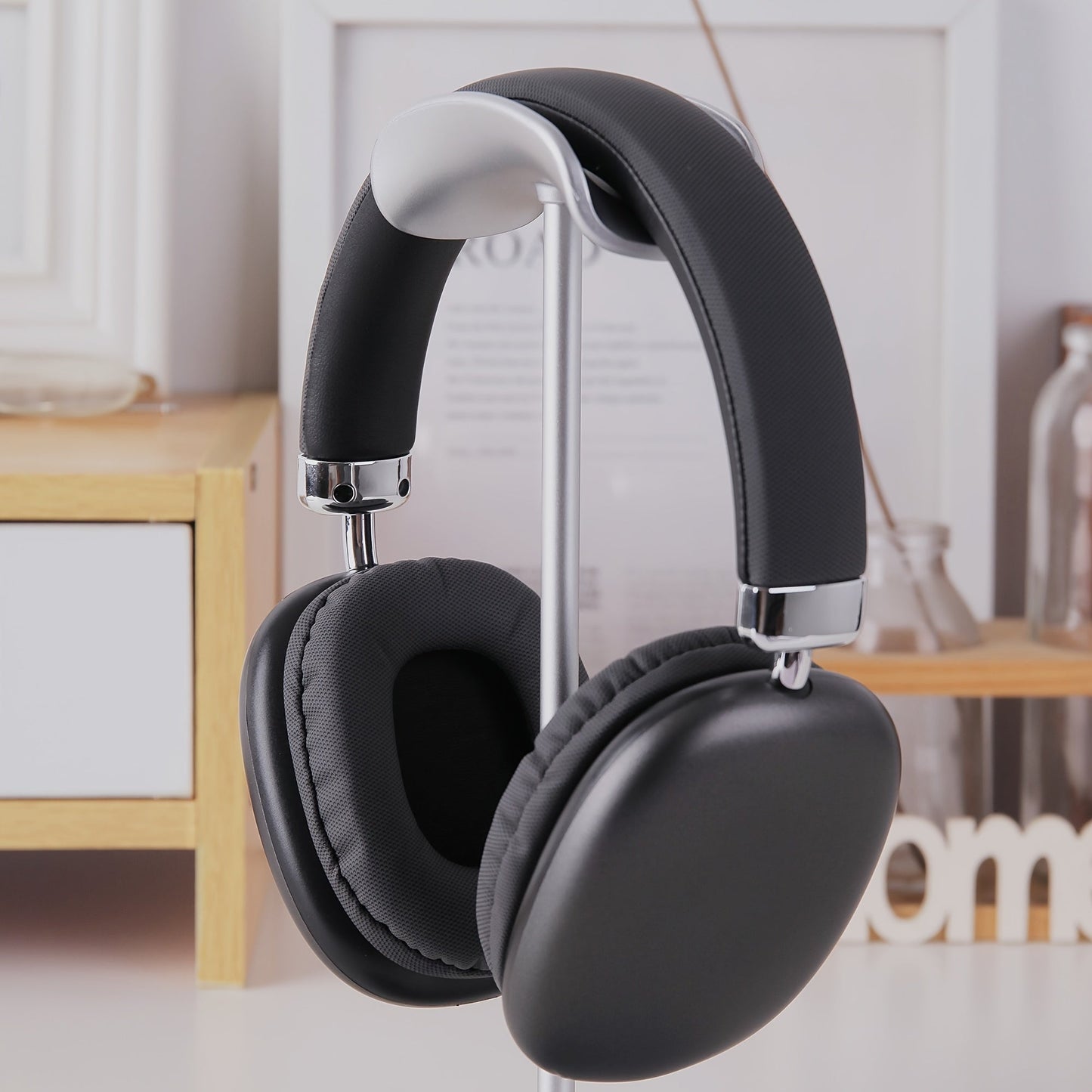 Wireless Over-Ear Headphones with Sound Isolation and Comfort Cushions