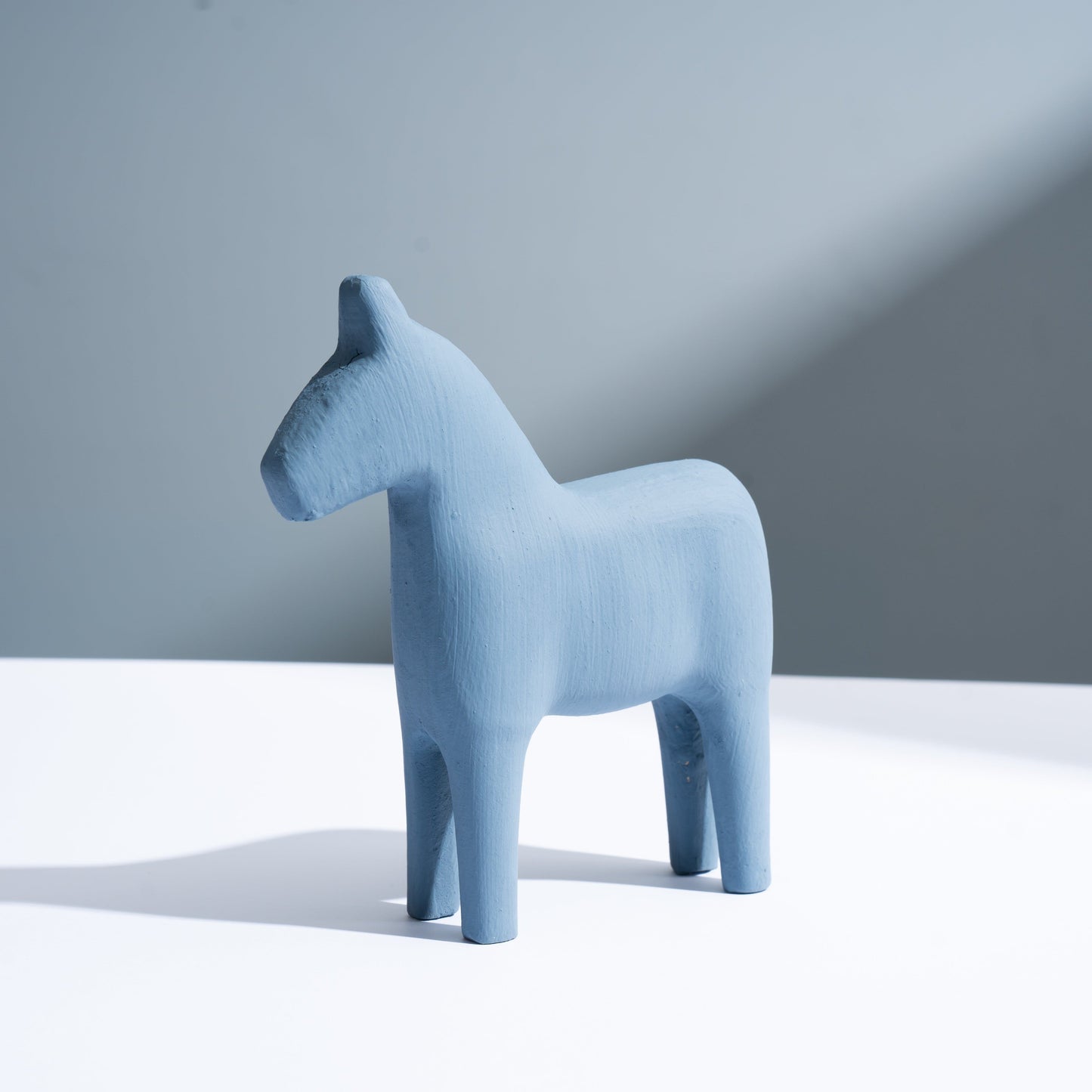 Minimalist Resin Horse Sculpture Decorative Accent
