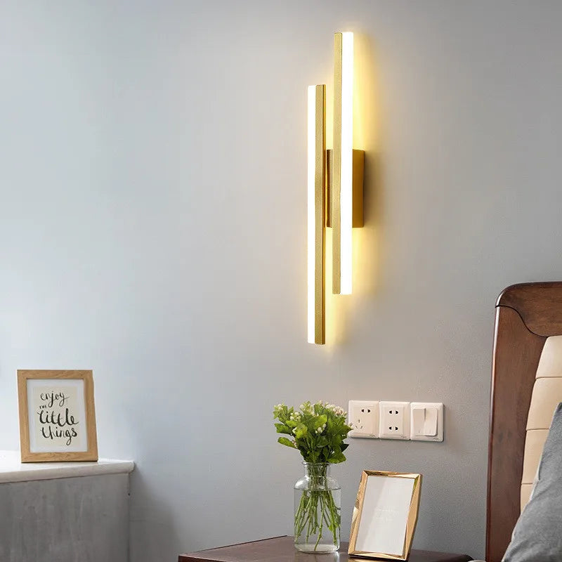 Minimalist Modern LED Wall Light - Elegant Acrylic and Metal Design