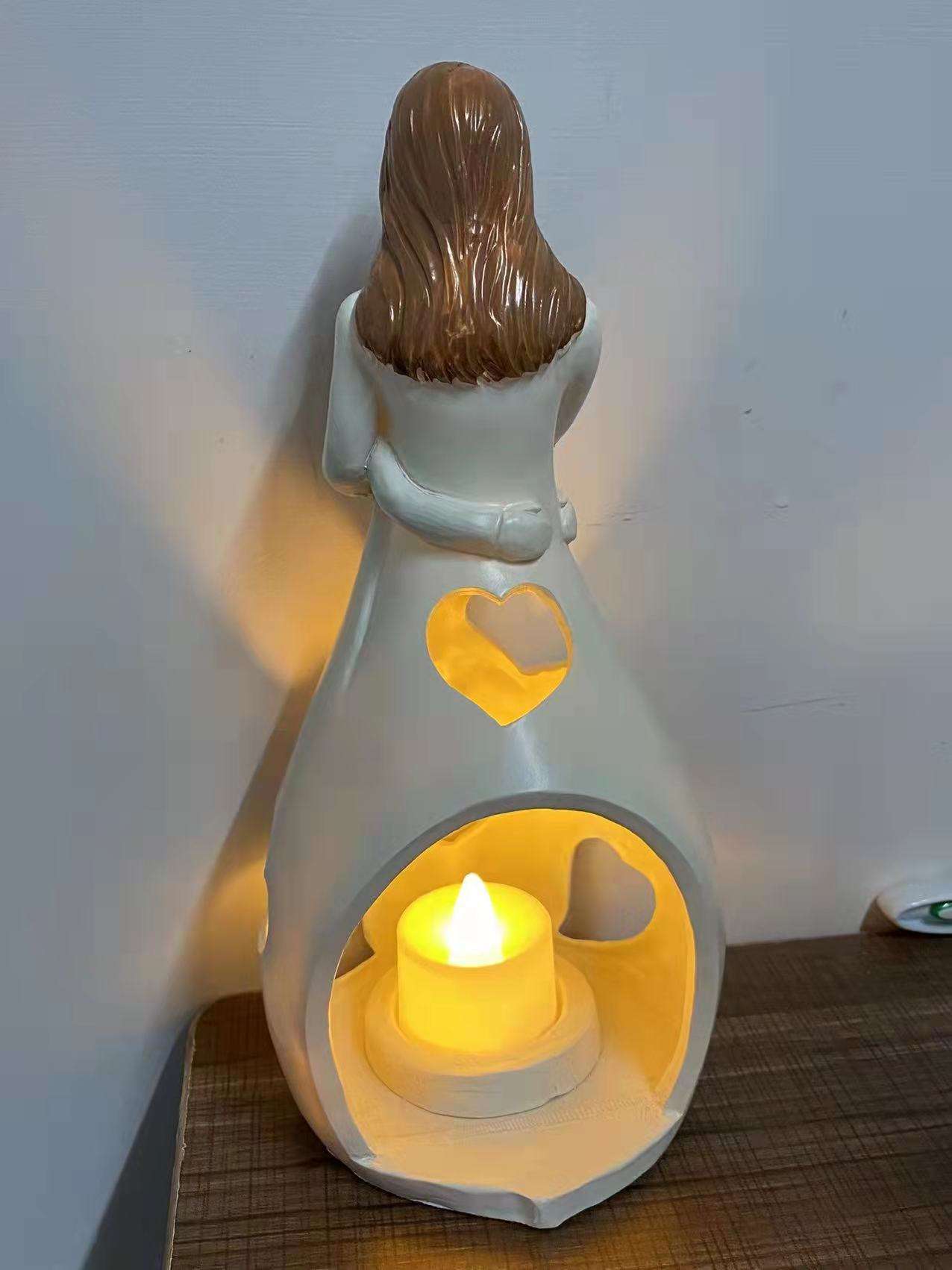 Resin Heart-Shaped Table Lamp with Warm LED Light