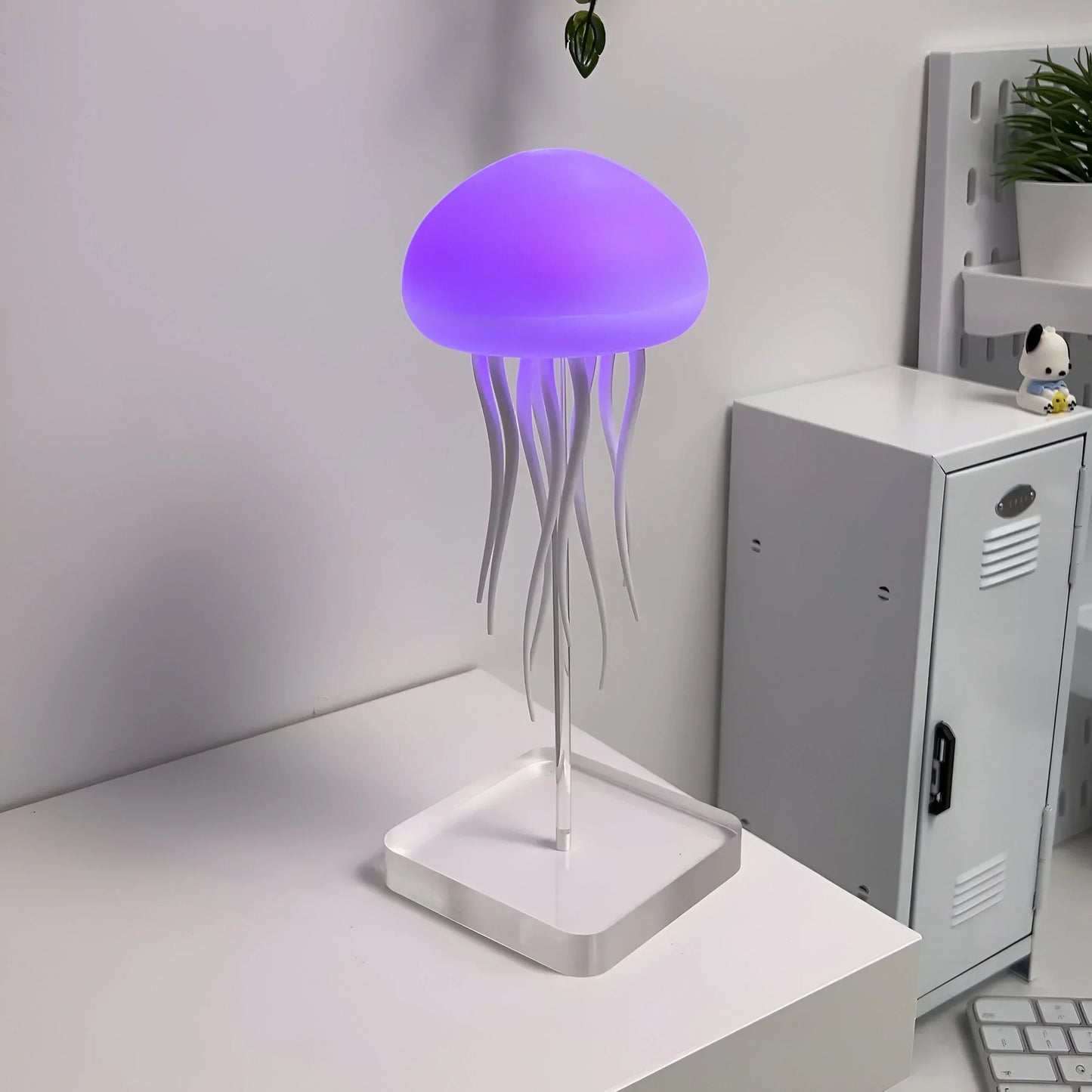 Dancing Jellyfish Decorative Table Lamp with Soft LED Lighting