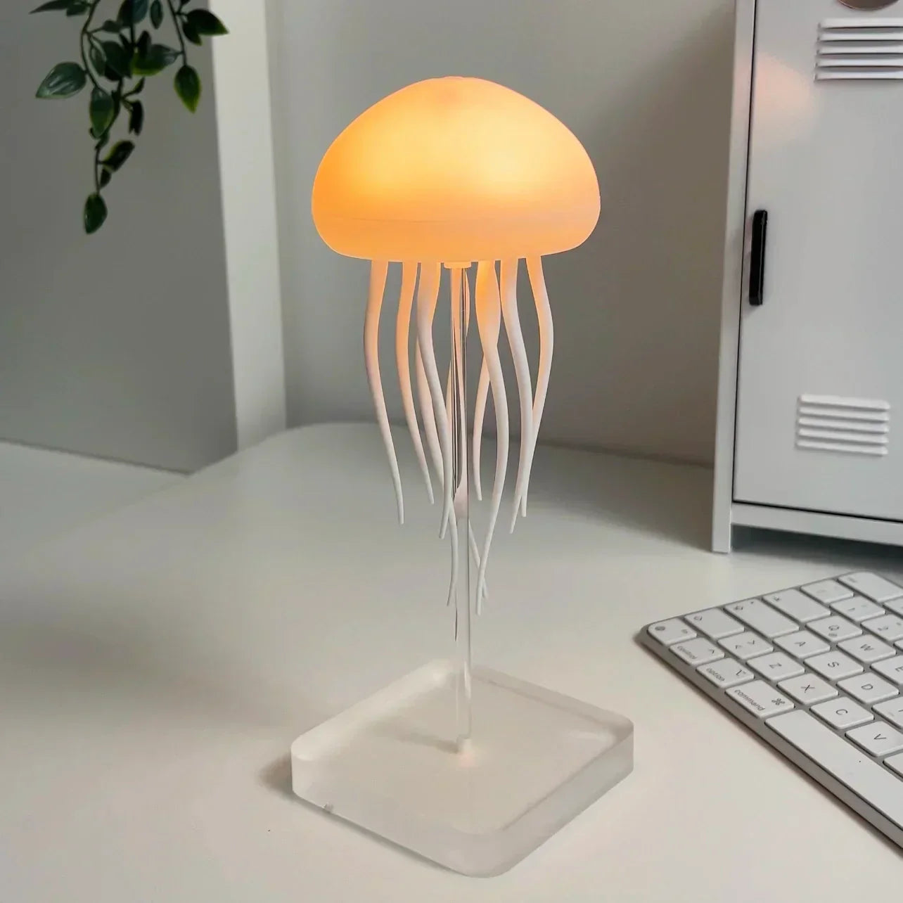 Dancing Jellyfish Decorative Table Lamp with Soft LED Lighting