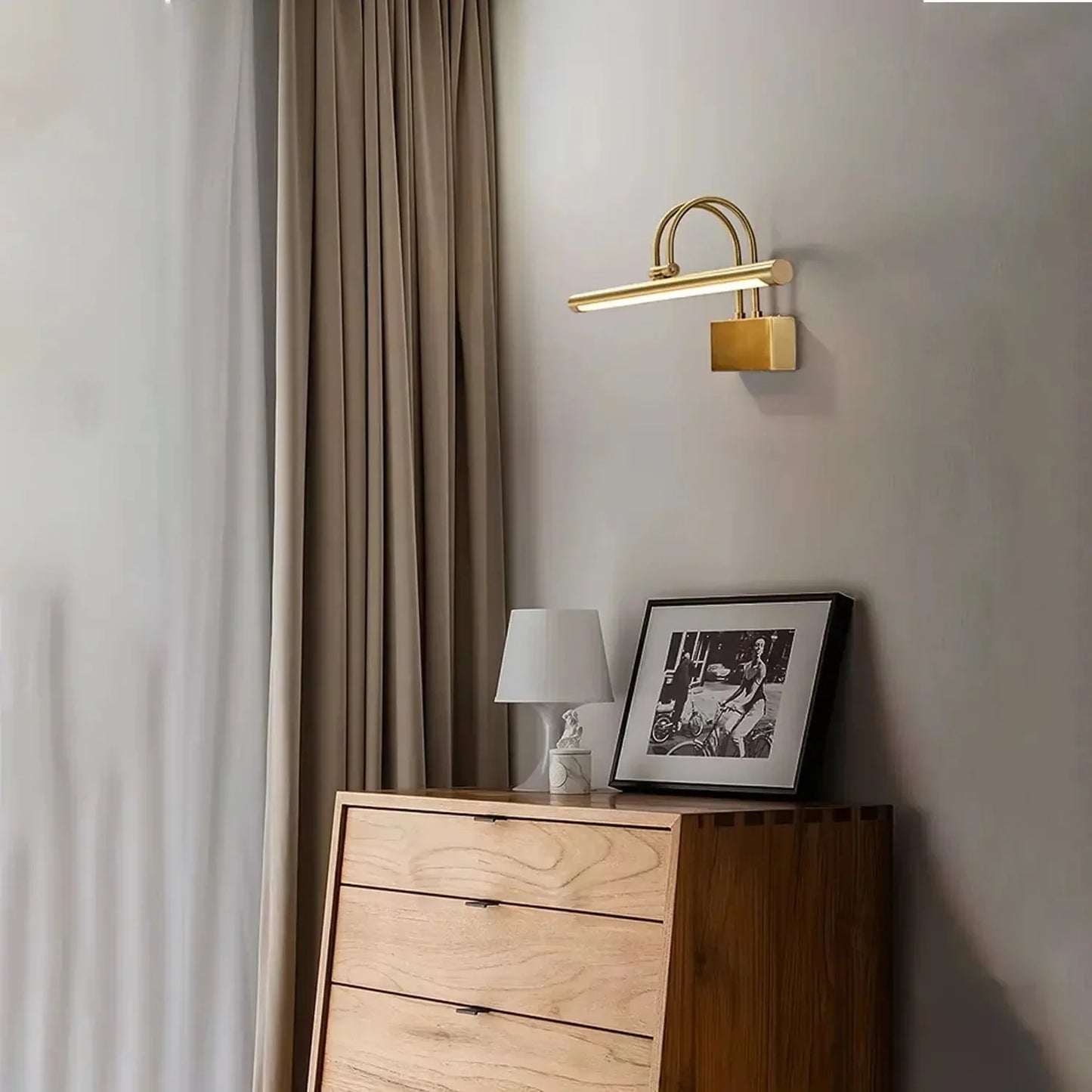 Gold Minimalist Picture Light for Art and Mirrors