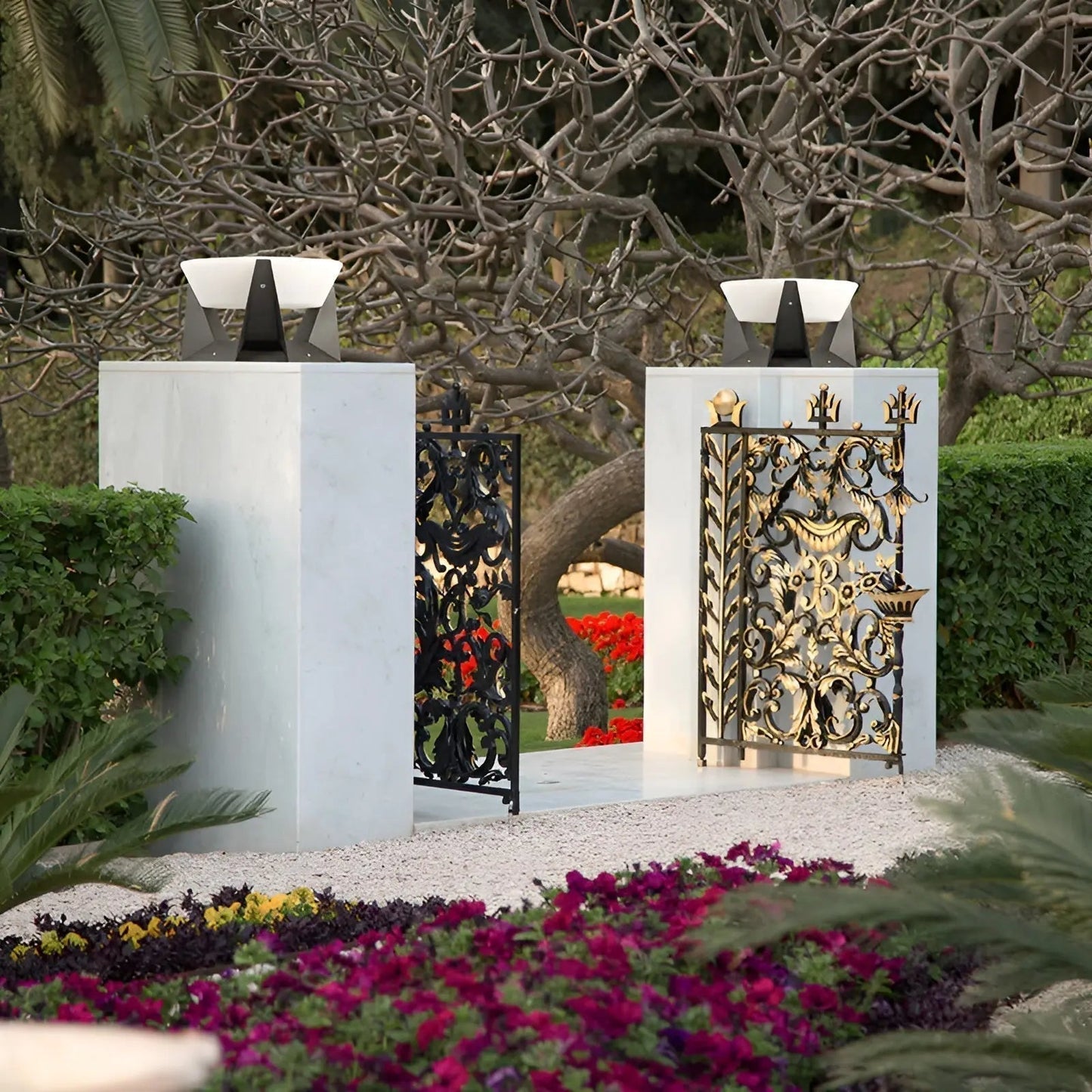 Solar Japanese Garden Lamp - Eco-Friendly Outdoor Lighting