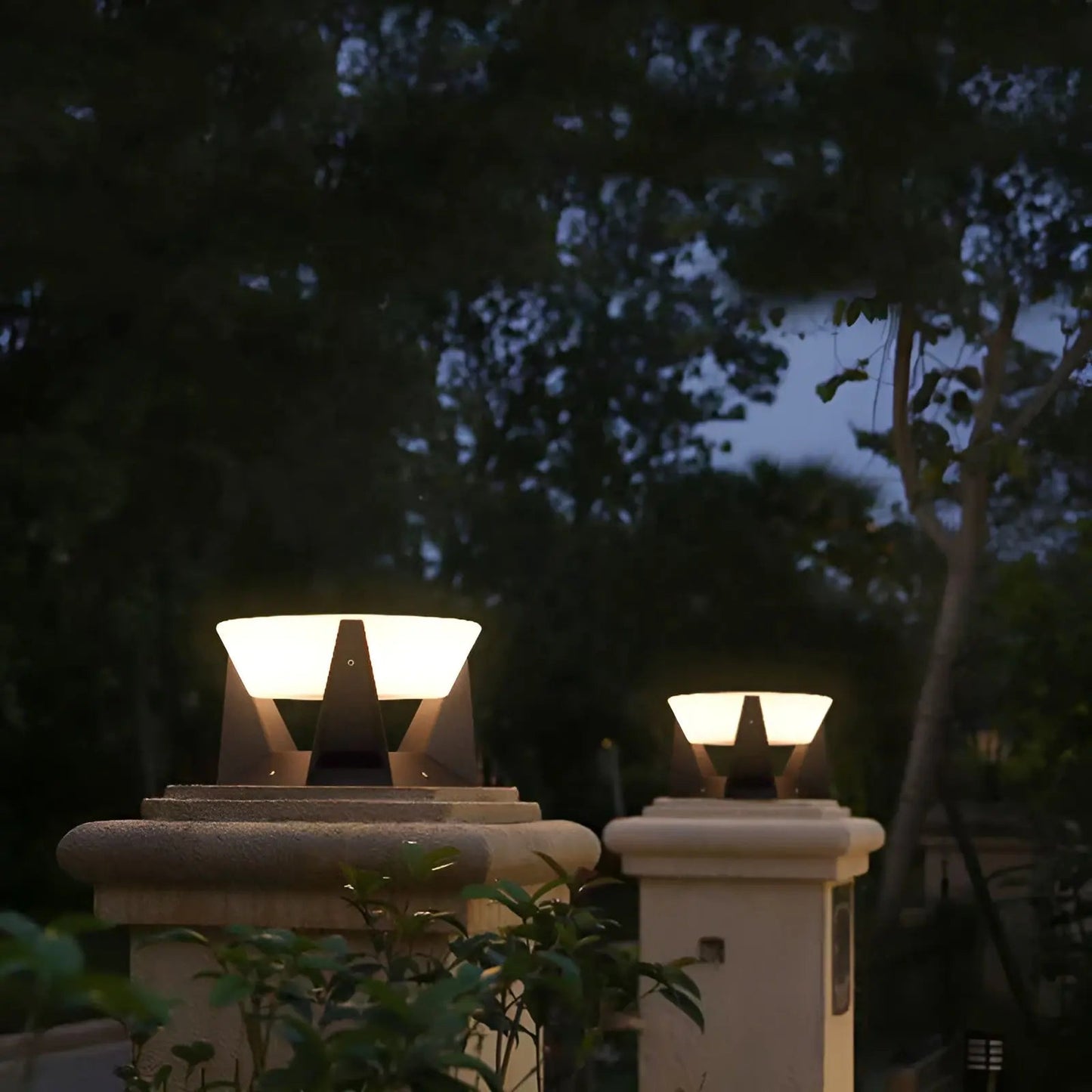 Solar Japanese Garden Lamp - Eco-Friendly Outdoor Lighting