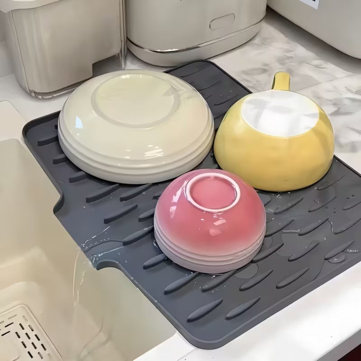 Silicone Draining Mat with Sloped Surface for Quick Drying