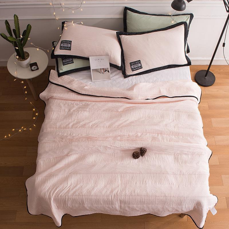 100% Silk Cooling Blanket for Refreshing Sleep