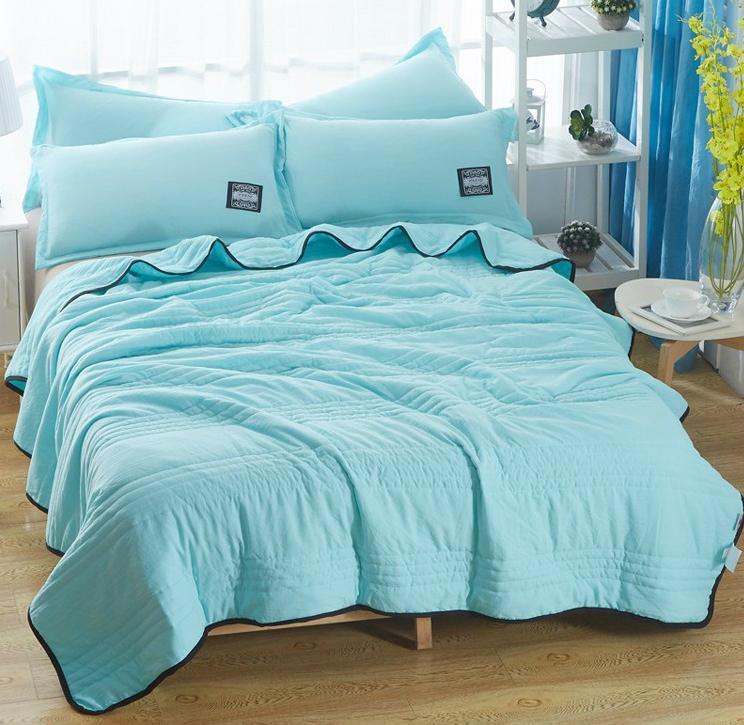 100% Silk Cooling Blanket for Refreshing Sleep