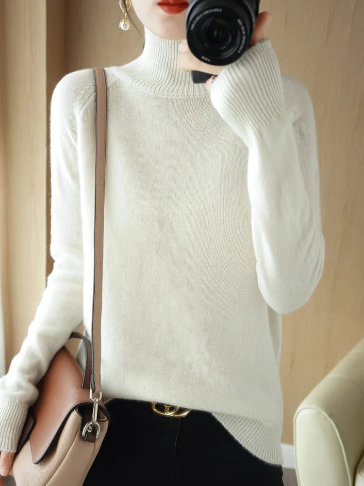 Relaxed Fit Women's Pullover Sweater for Cool Days