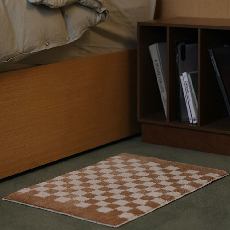 Plush Non-Slip Bathroom Rug with Check Pattern