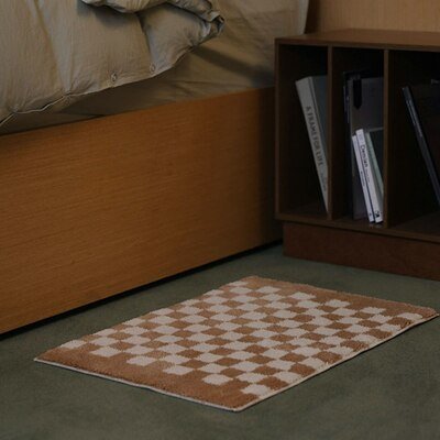 Plush Non-Slip Bathroom Rug with Check Pattern