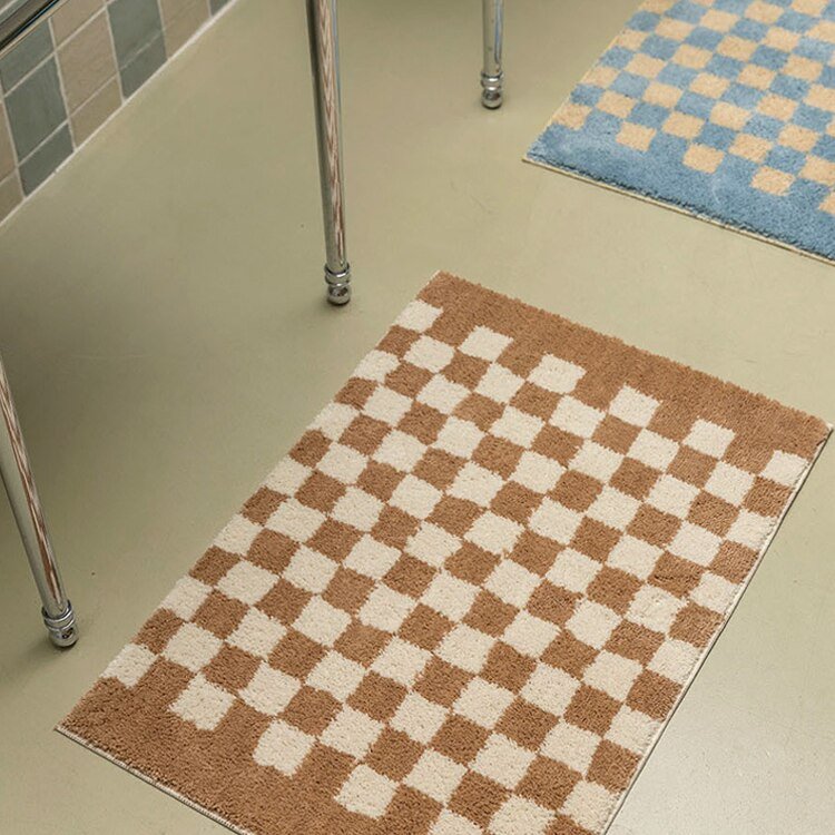Plush Non-Slip Bathroom Rug with Check Pattern