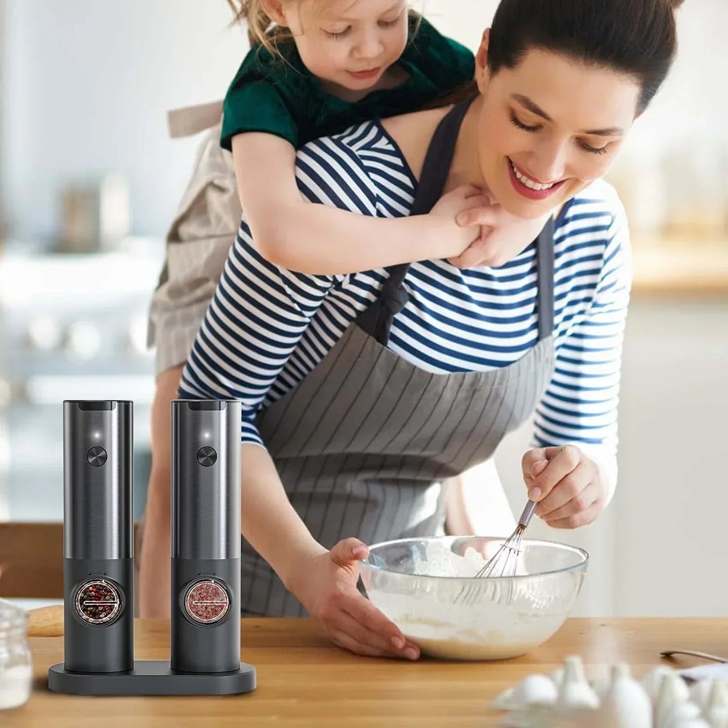 Electric Salt and Pepper Mill with LED Light and Rechargeable Battery