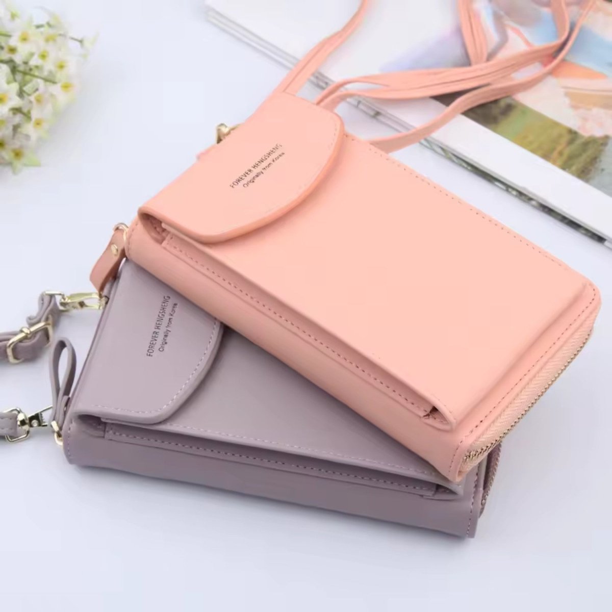 Elegant Phone Pouch Organizer for Essentials
