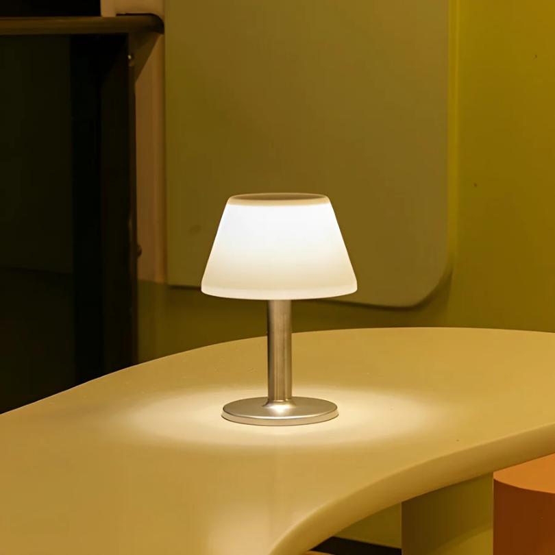 Solar-Powered Outdoor Table Lamp - Stylish Weather-Resistant Lantern