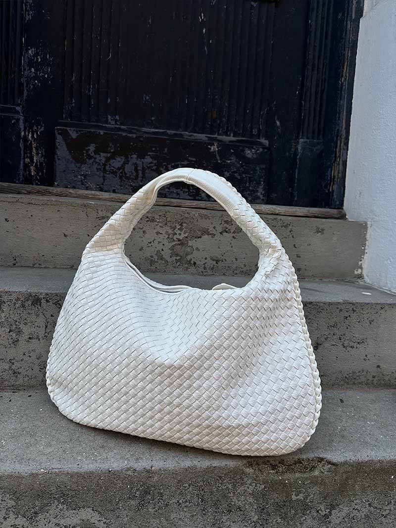 Elegant Woven Grid Shoulder Bag for Everyday Use